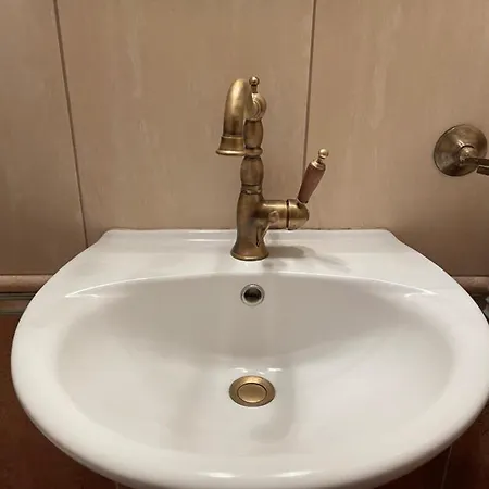 εννεα μουσεσ παραδοσιακός * Velventos